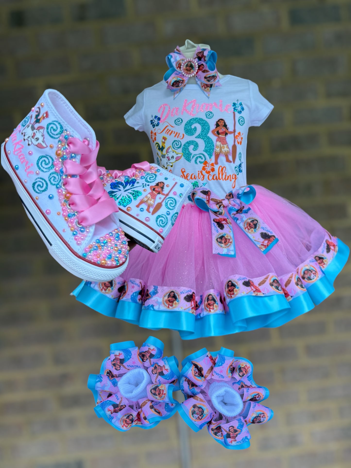 Moana Tutu Outfit, Moana Birthday tutu outfit, 2 Layer Ribbon Trimmed Moana tutu set with matching sneakers and socks.
