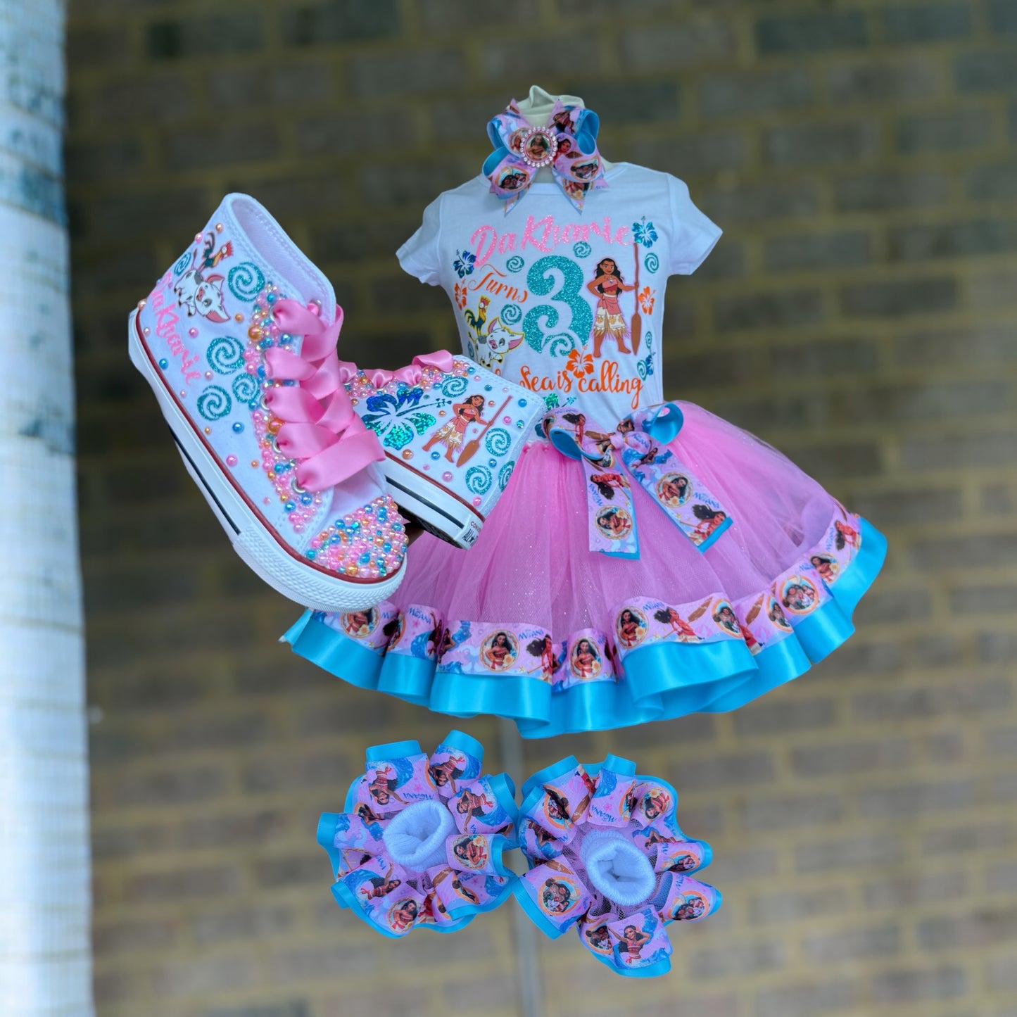 Moana Tutu Outfit, Moana Birthday tutu outfit, 2 Layer Ribbon Trimmed Moana tutu set with matching sneakers and socks.