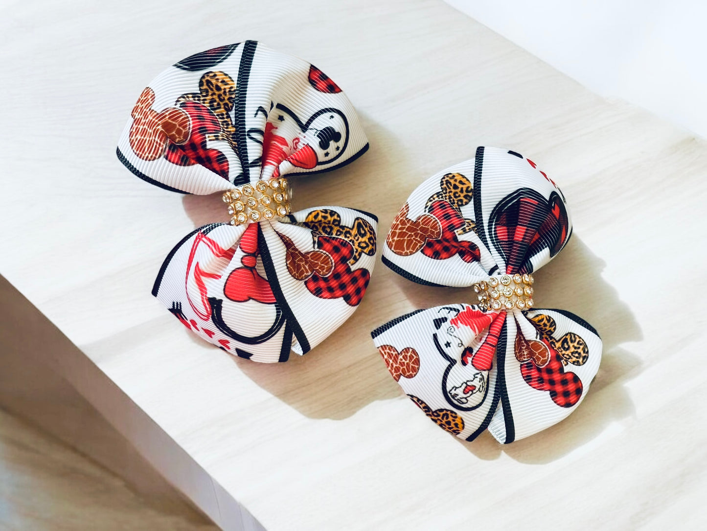 Minnie Hair Clips, Minnie Mouse clips, Hair clips