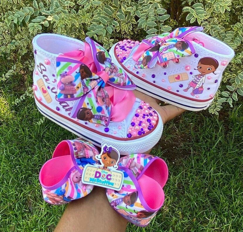 Doctor McStuffin birthday outfit with matching shoes and hair clip. Tutu9