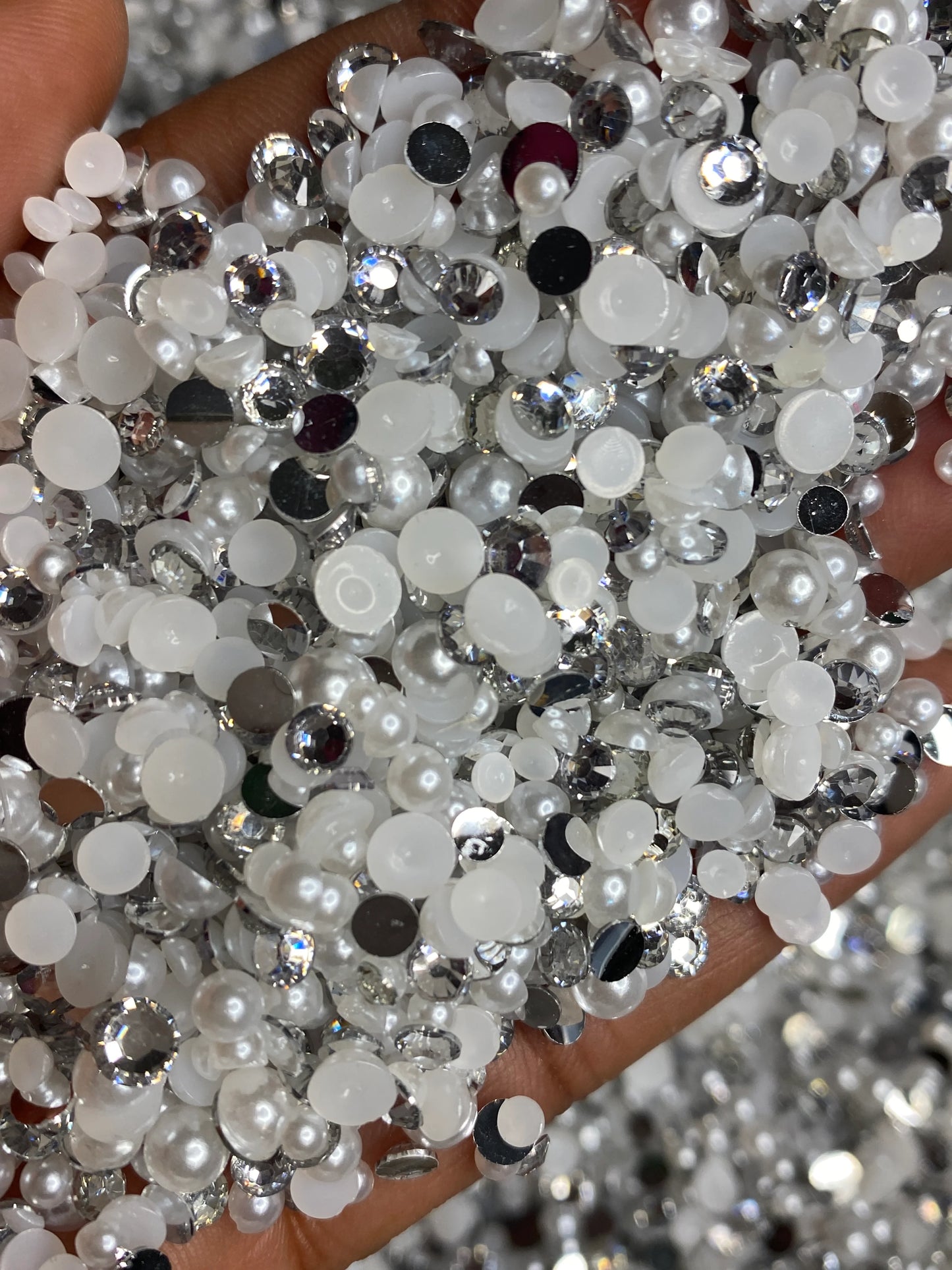 White Queen Rhinestone & Pearl Mix (10 Gram)