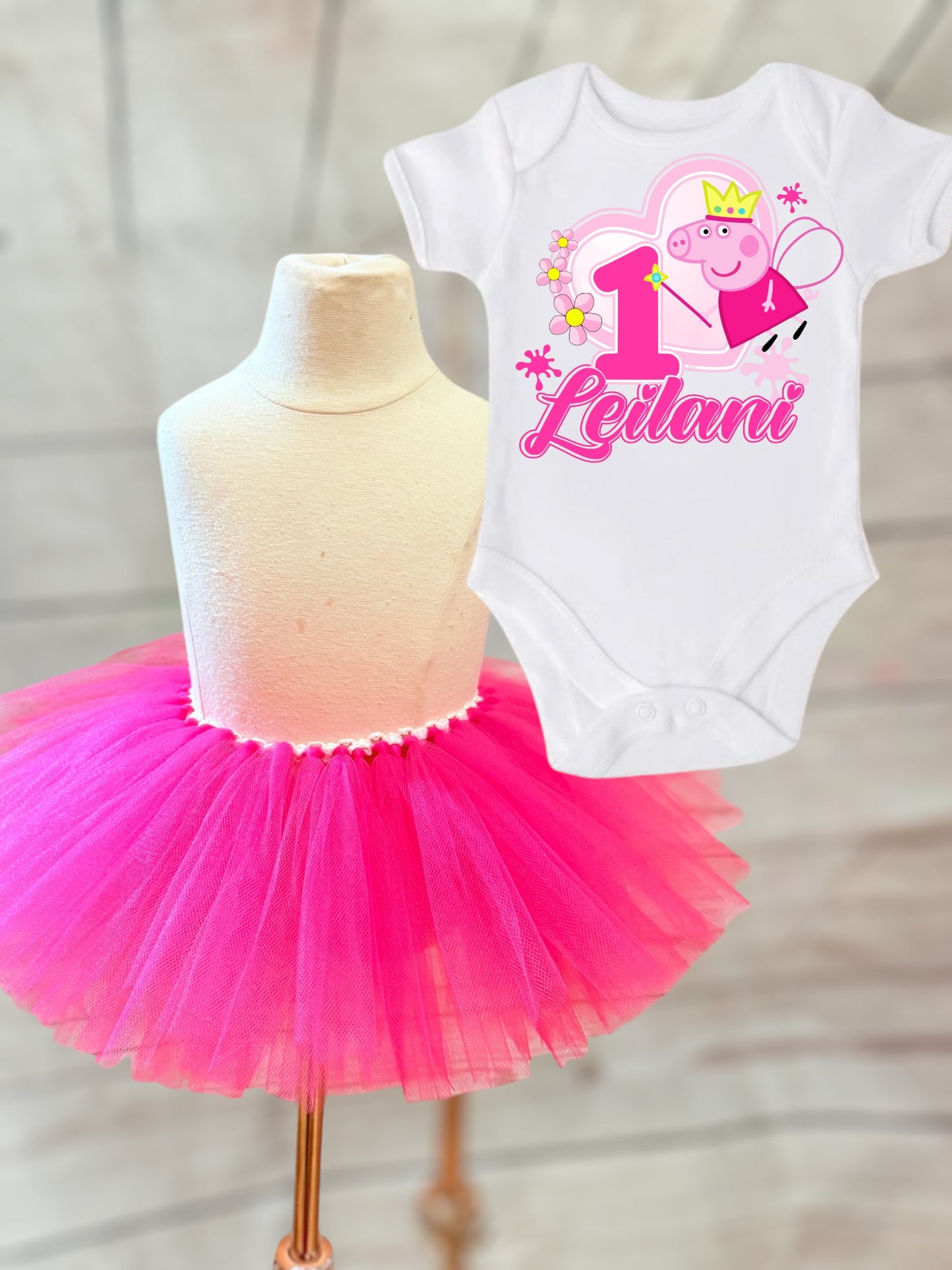 tutu outfit comes with Headband and skirt Bow (Ships in one week)