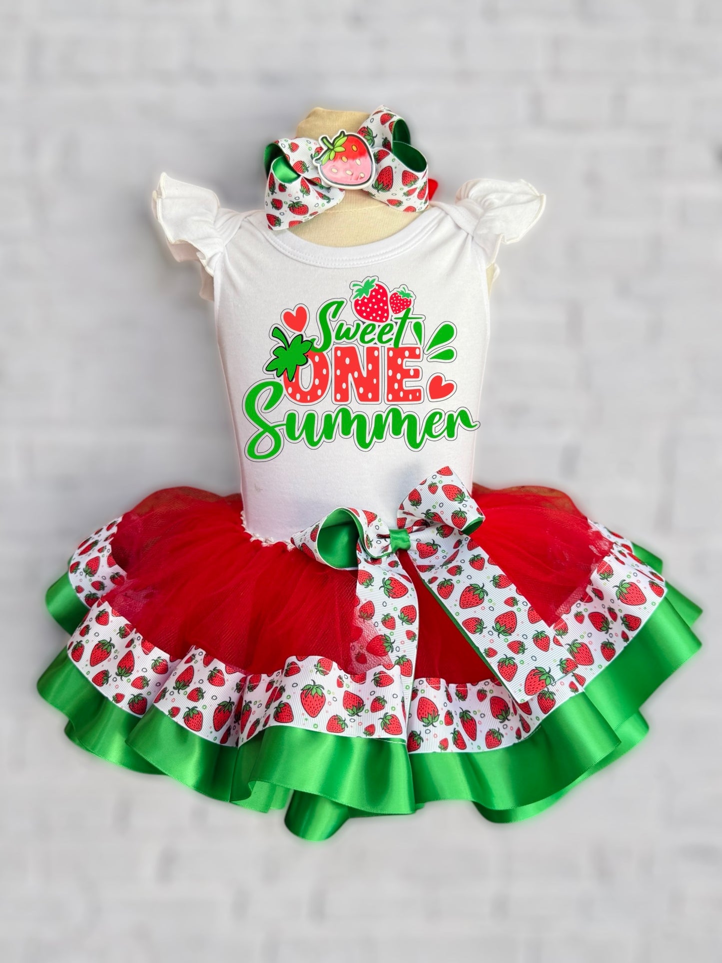 Strawberry Tutu outfit, strawberry tutu set, Strawberry birthday tutu outfit