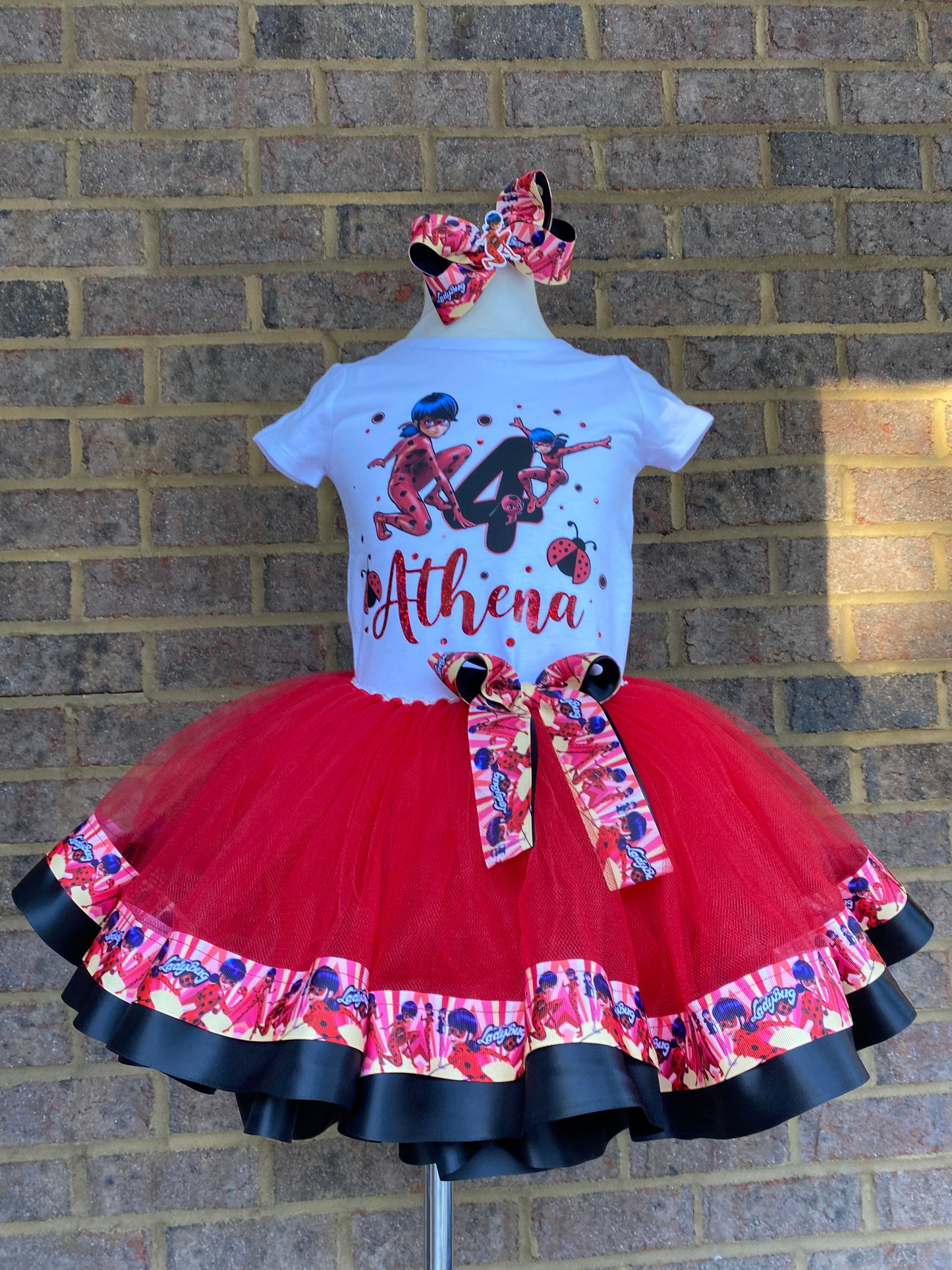 Miraculous Ladybug Tutu outfit with matching Hair Bow. Tutu3