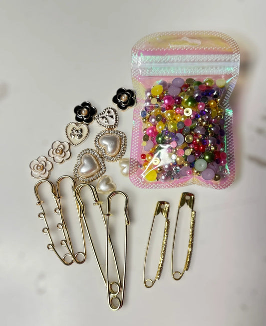 18 Piece Junk Sock Decoration