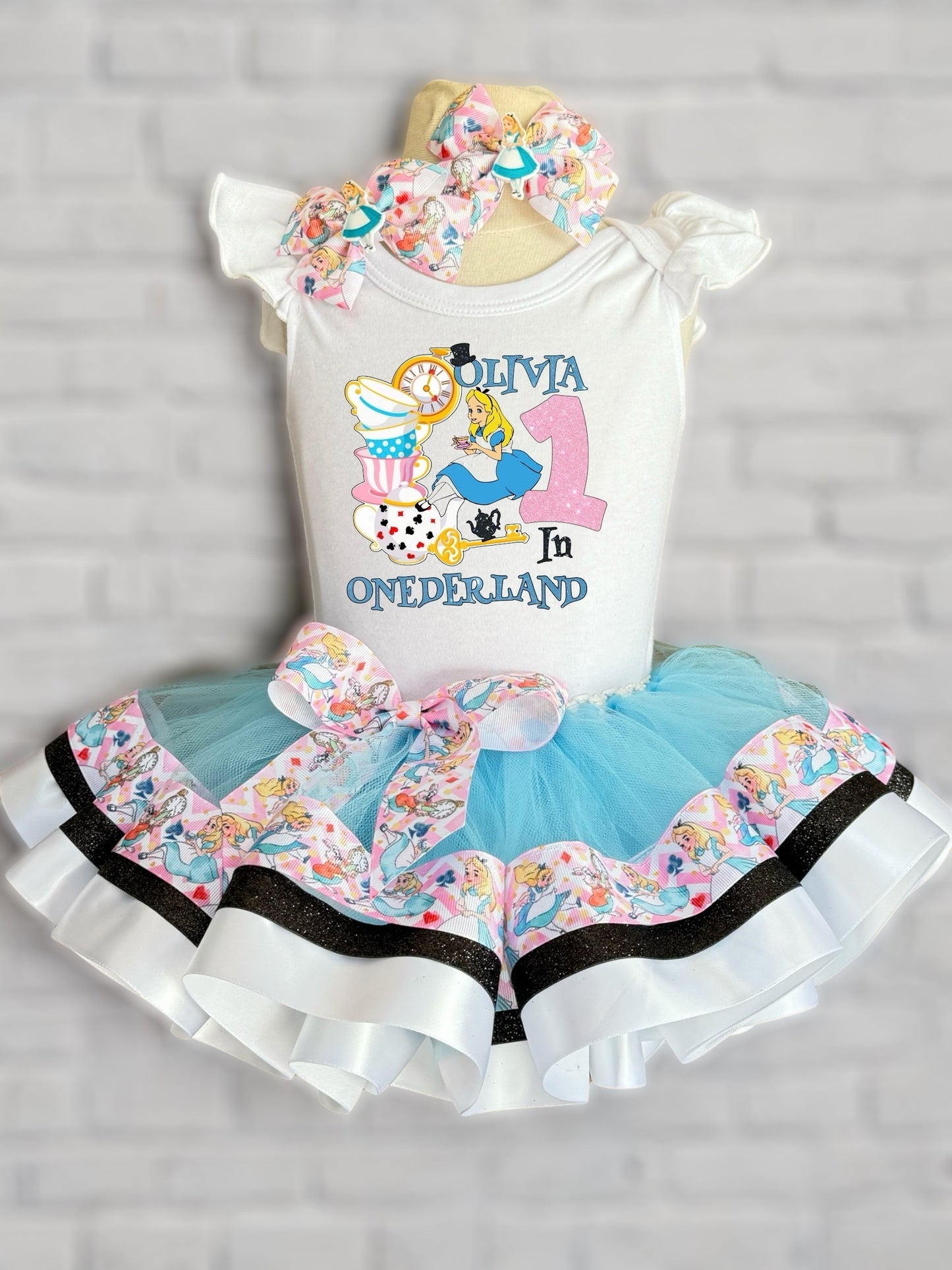 Alice in wonderland tutu outfit Alice in wonderland Birthday outfit Alice in wonderland tutu set
