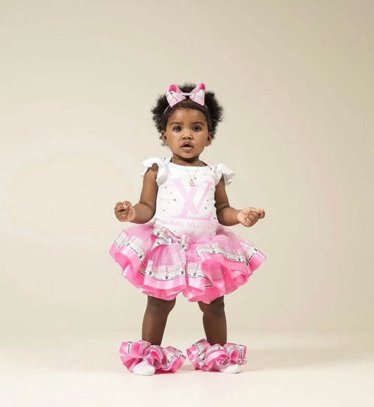 Lv Tutu outfit