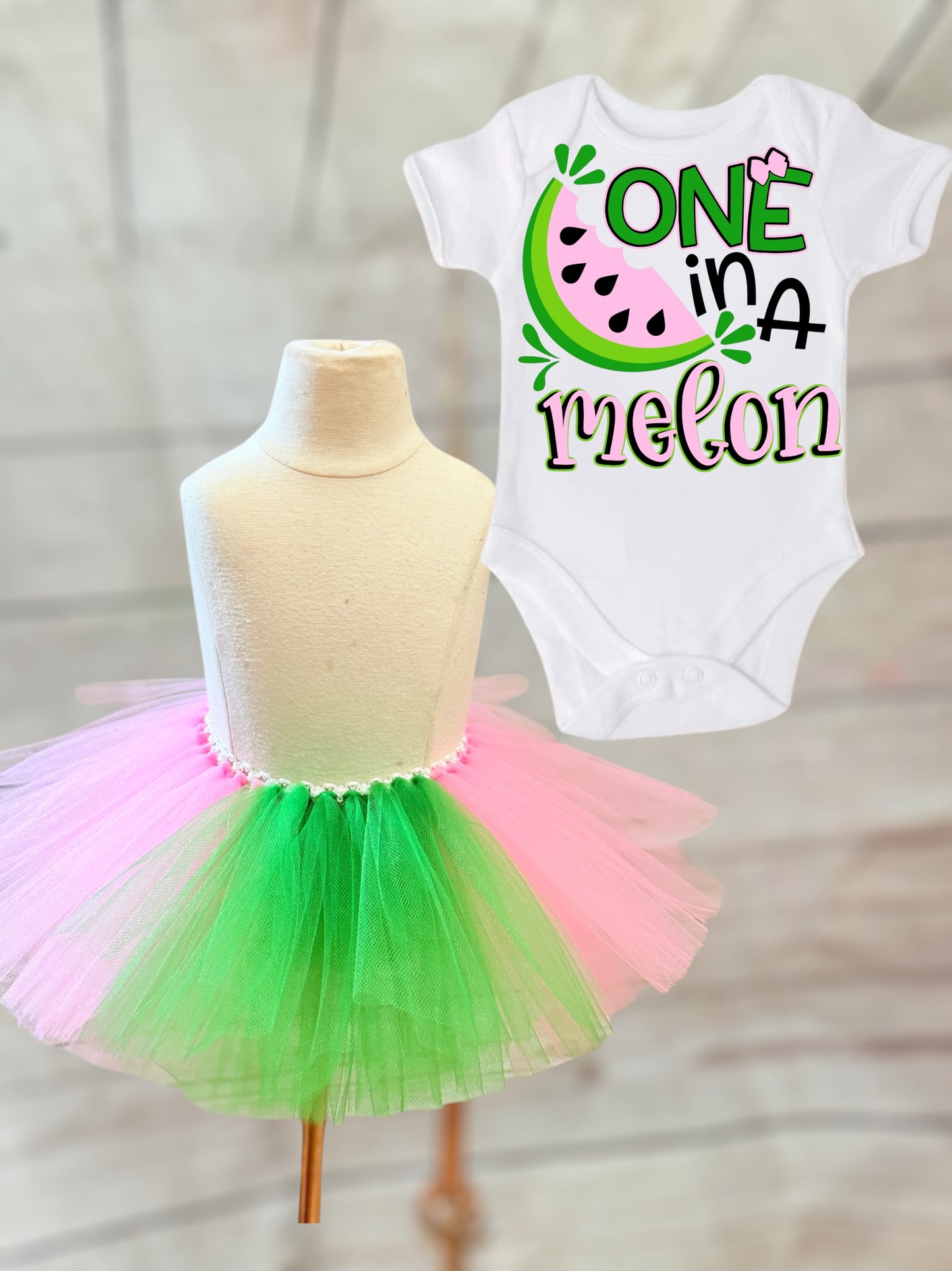 tutu outfit (Ships in one week)